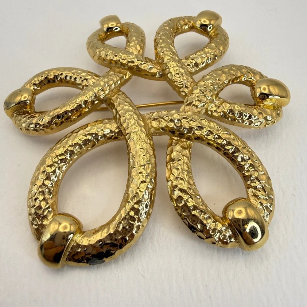 Monet Vintage Hammered Etruscan Brooch Runway Interlocking Loop 3
